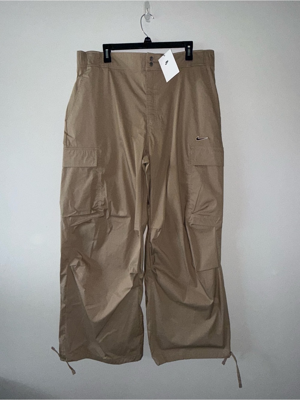 Nike Loose Fit Khaki Cargo Pants